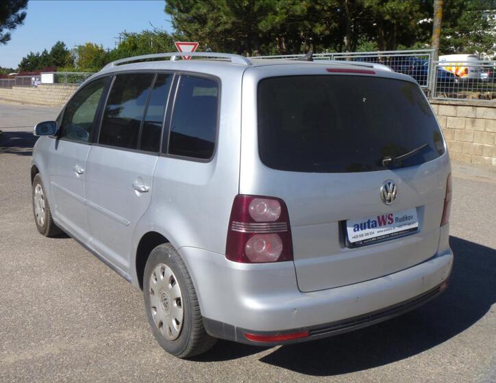 Volkswagen Touran 4