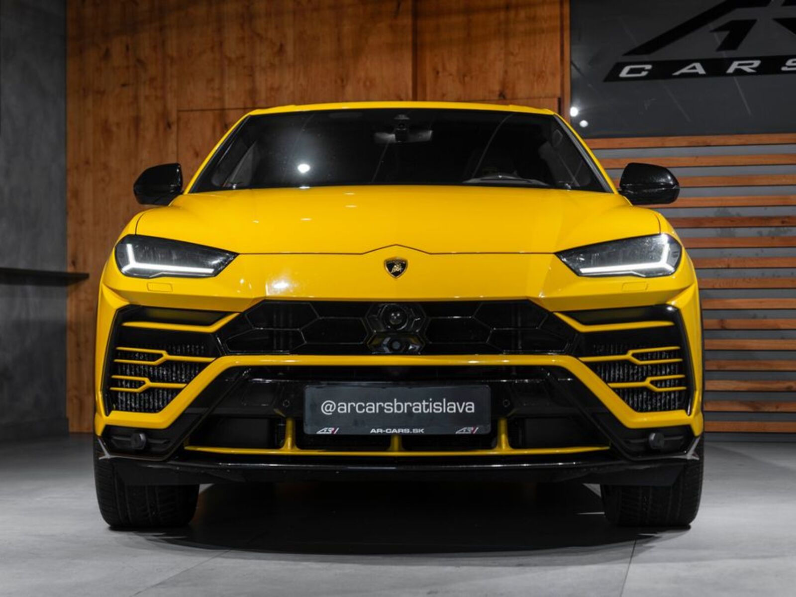 Lamborghini Urus 4