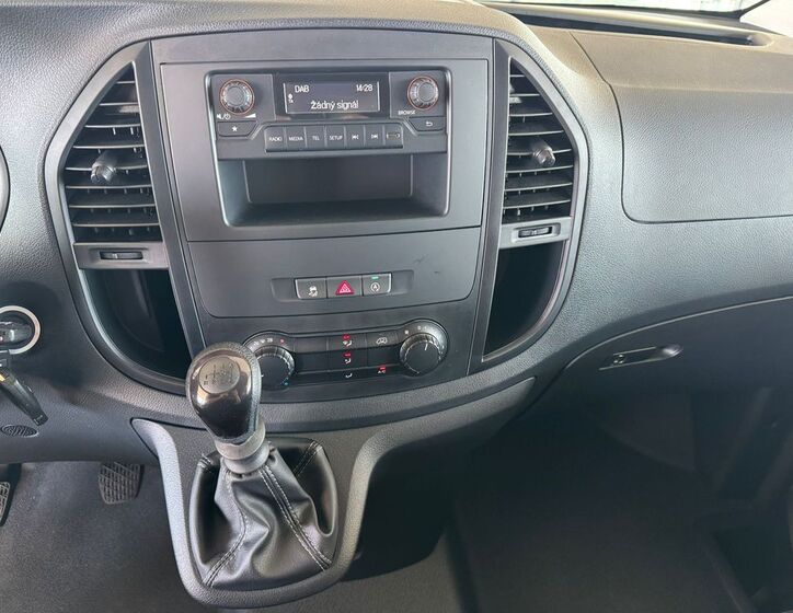 Mercedes-Benz Vito 13
