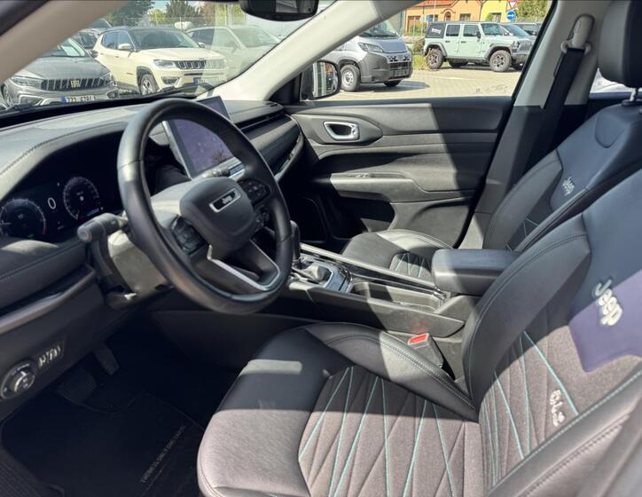 Jeep Compass 8