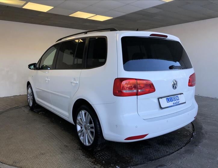 Volkswagen Touran 5