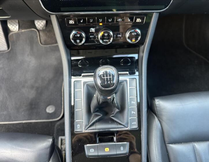 Škoda Superb 12