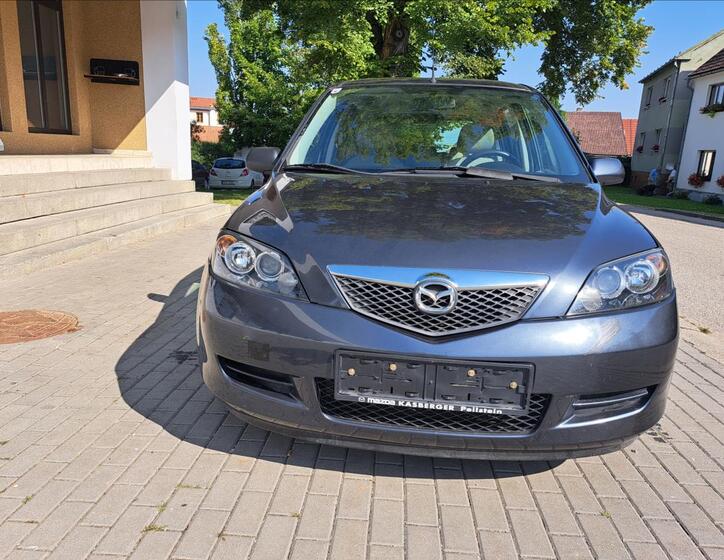 Mazda 2 13