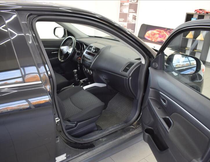 Mitsubishi ASX 13
