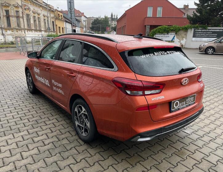 Hyundai i30 4