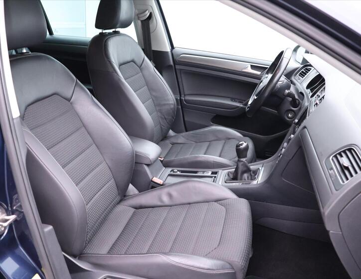 Volkswagen Golf 13