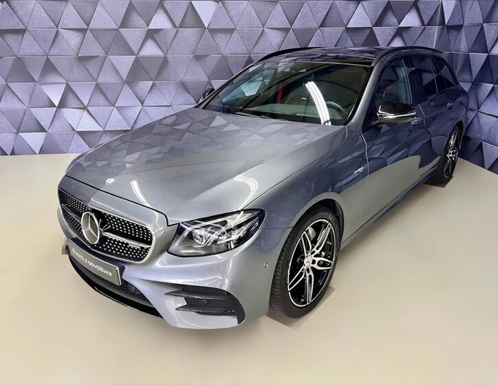 Mercedes-Benz Třídy E 1