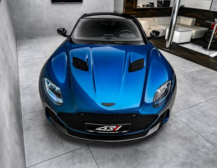 Aston Martin DBS 8