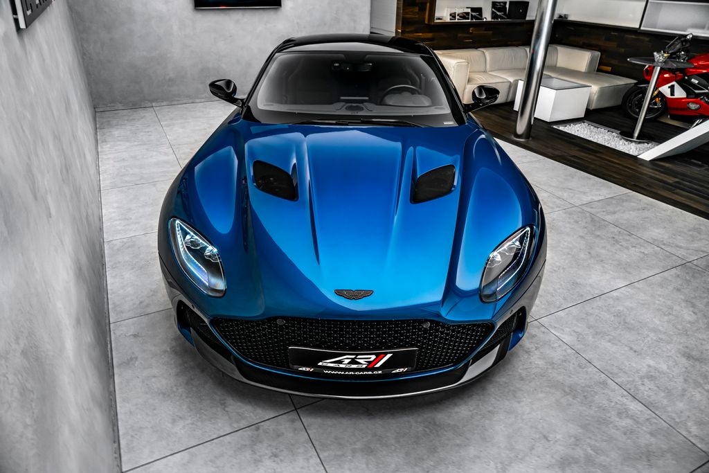 Aston Martin DBS