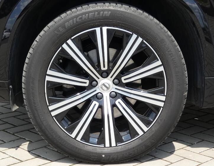 Volvo XC90 23