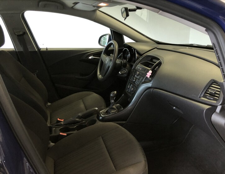 Opel Astra 12