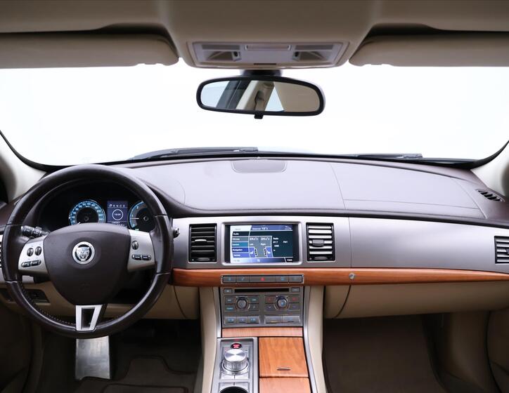 Jaguar XF 31