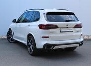 BMW X5 8