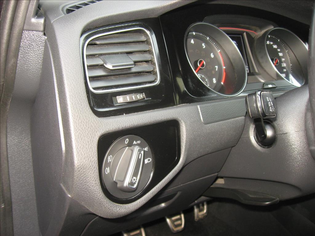 Volkswagen Golf 28