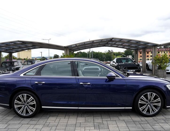Audi A8 7