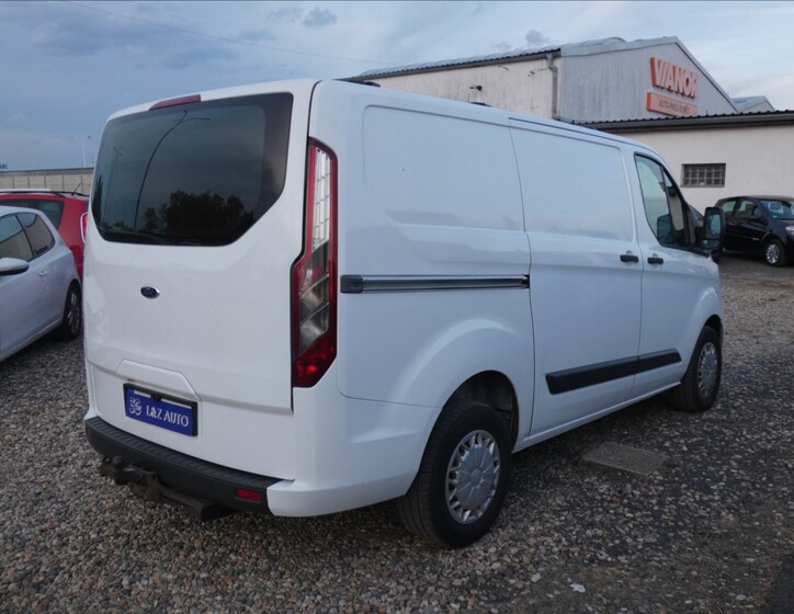 Ford Transit Custom 6