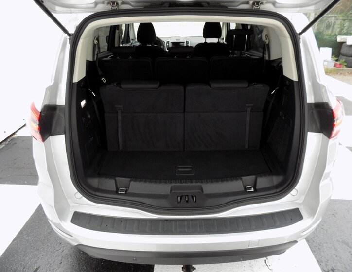Ford S-MAX 8