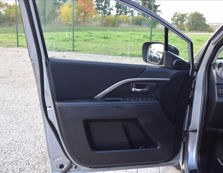 Mazda 5 30