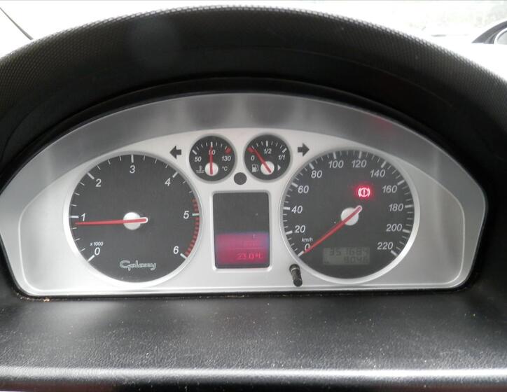 Ford Galaxy 18