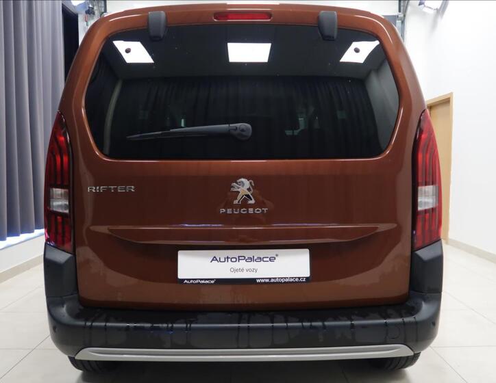 Peugeot Rifter 5