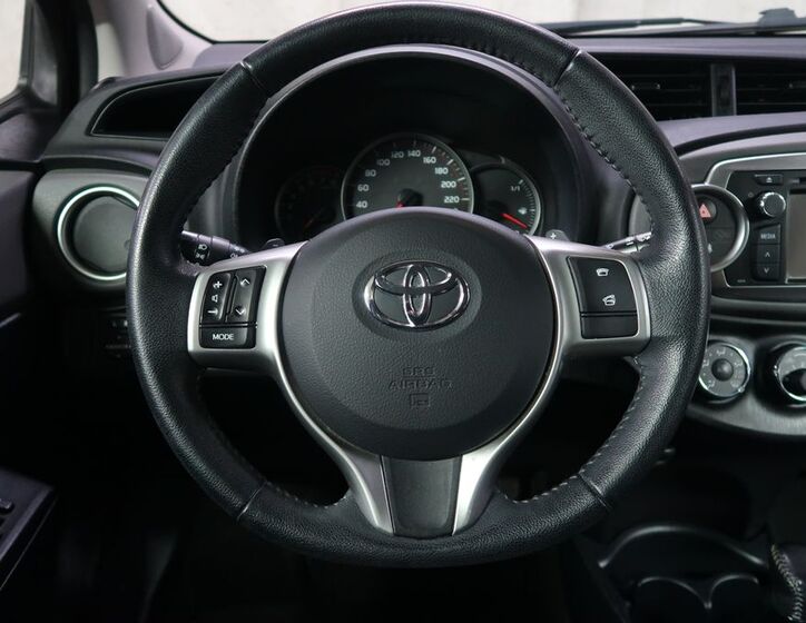 Toyota Yaris 14