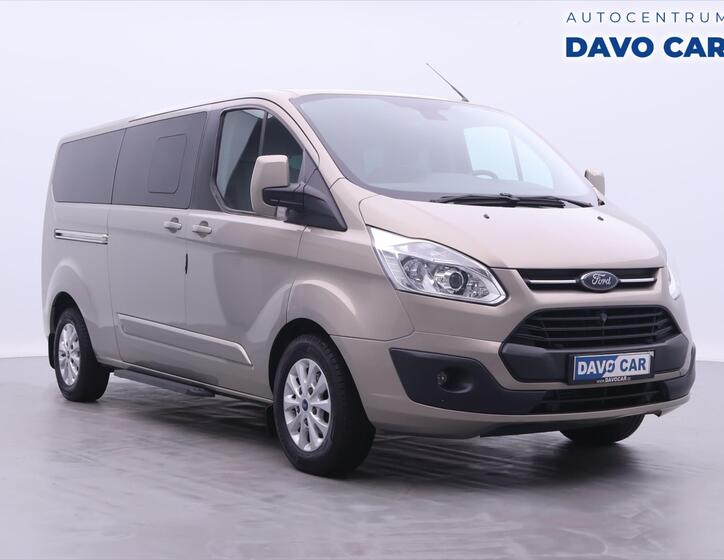 Ford Tourneo Custom 1