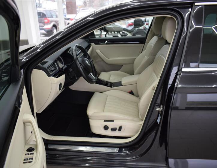 Škoda Superb 10