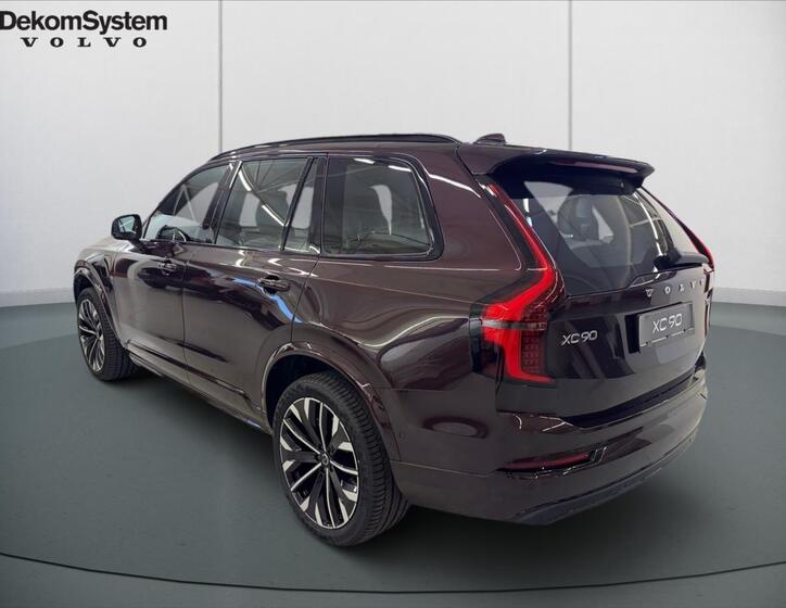 Volvo XC90 4
