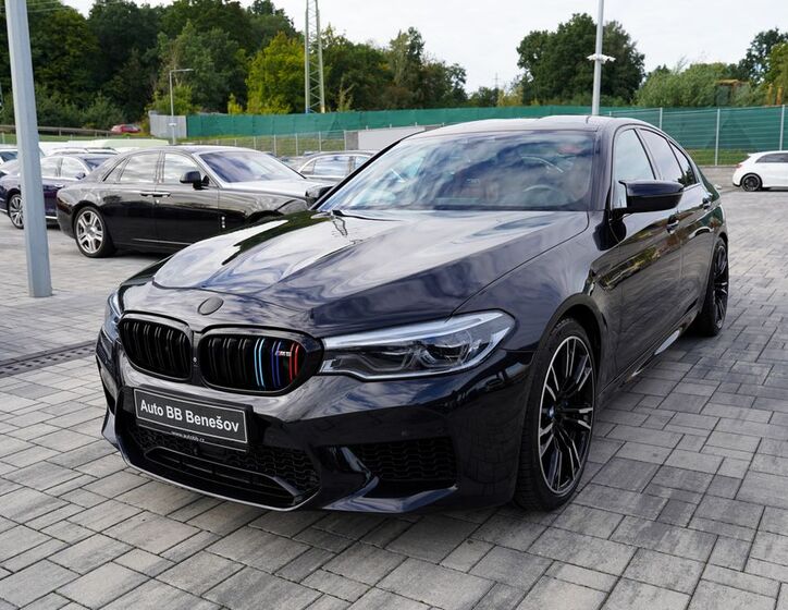 BMW M5 2
