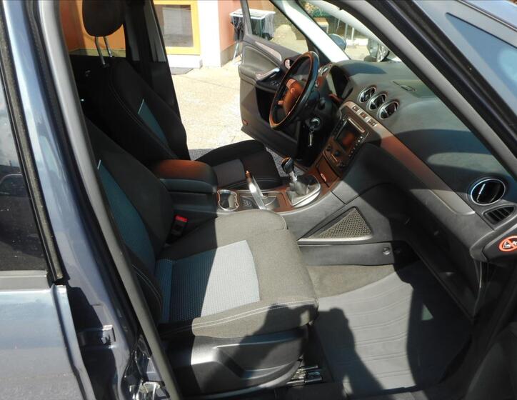 Ford S-MAX 18