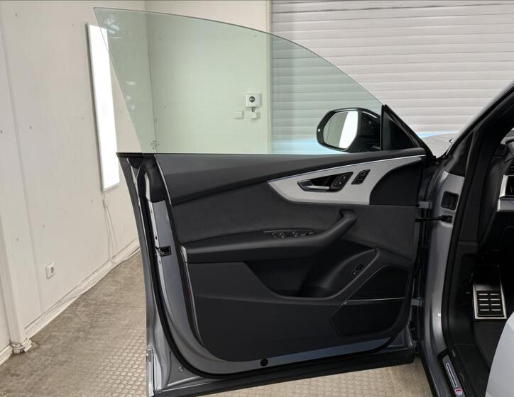 Audi Q8 29
