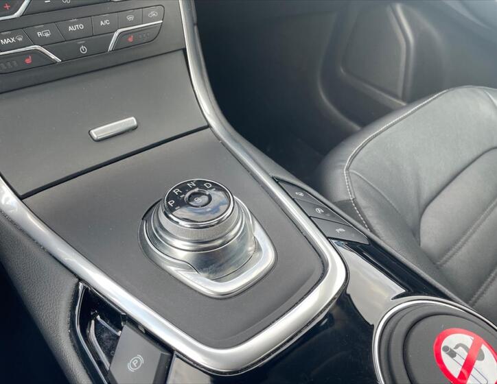 Ford Galaxy 18