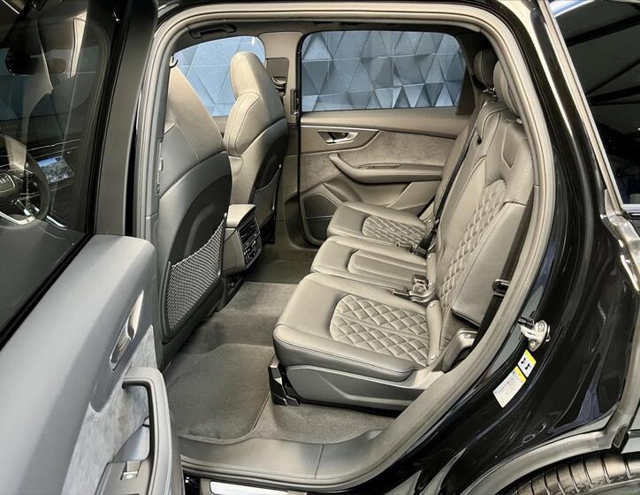 Audi SQ7 11