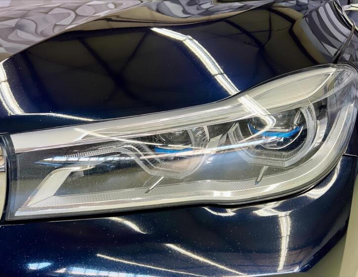BMW Řada 7 8
