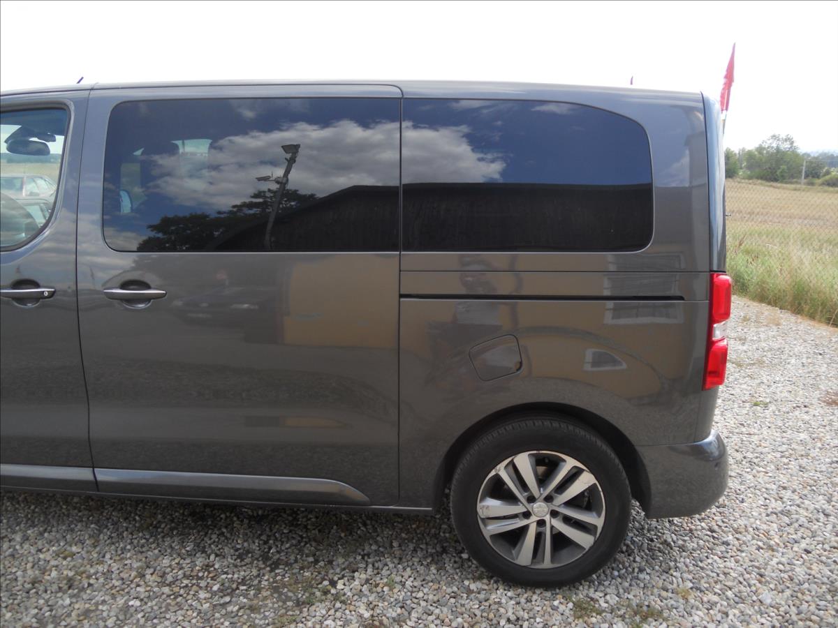 Peugeot Traveller