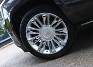 Cadillac Escalade 32