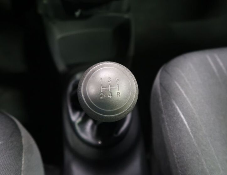 Toyota Yaris 24