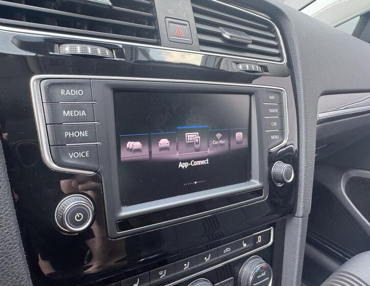 Volkswagen Golf 30