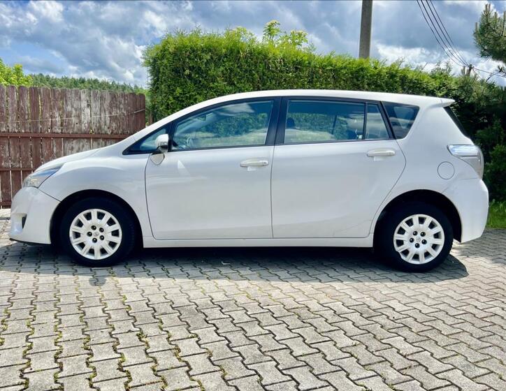 Toyota Verso 2