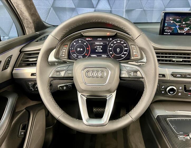 Audi Q7 13