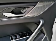 Jaguar F-Pace 16