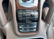 Porsche Cayenne 31