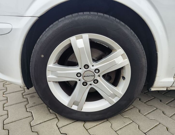 Mercedes-Benz Vito 21