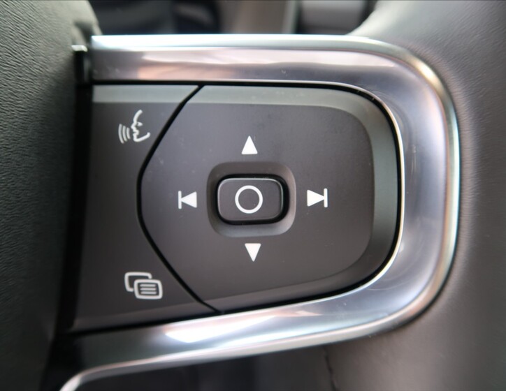 Volvo XC40 17