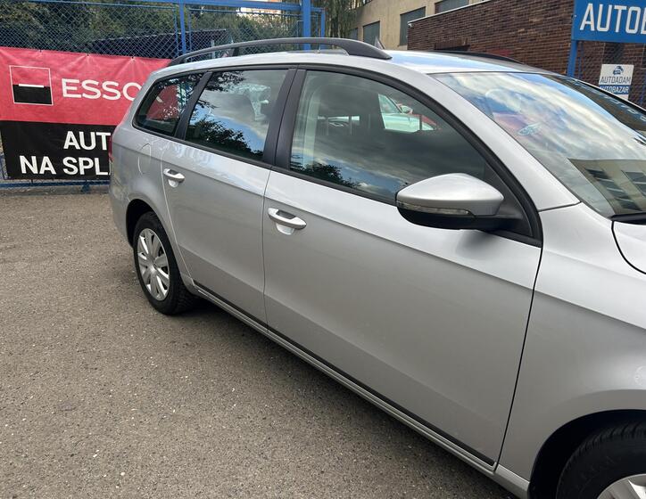 Volkswagen Passat 9