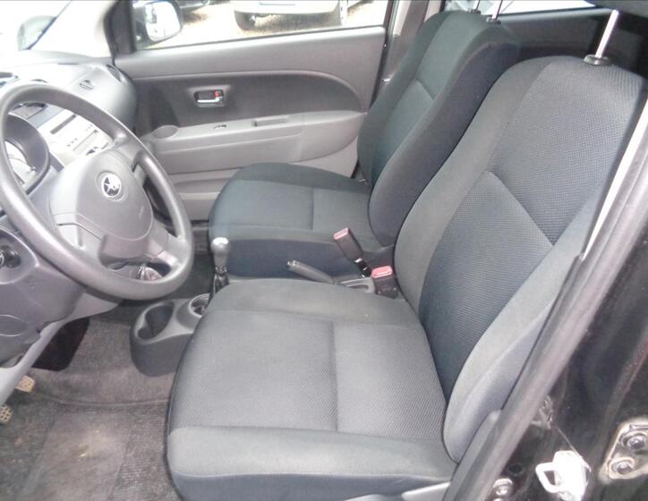 Subaru Justy 12