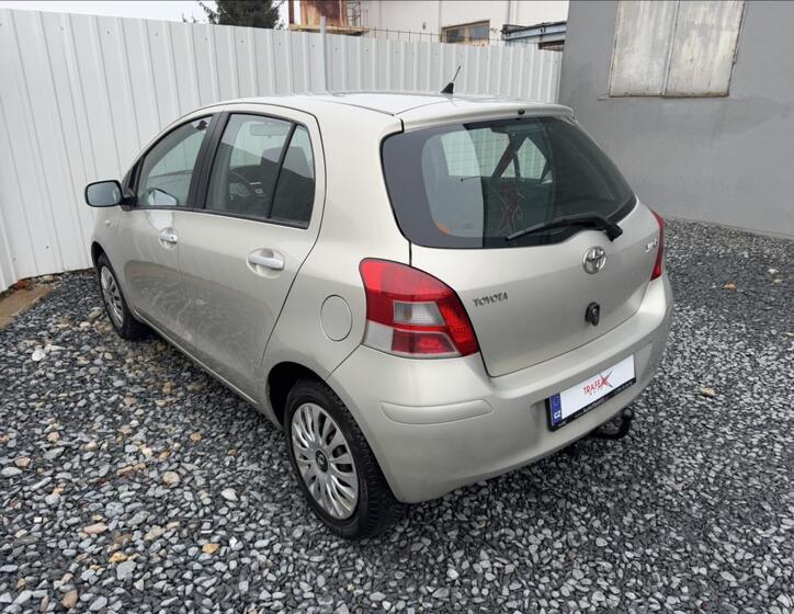 Toyota Yaris 10