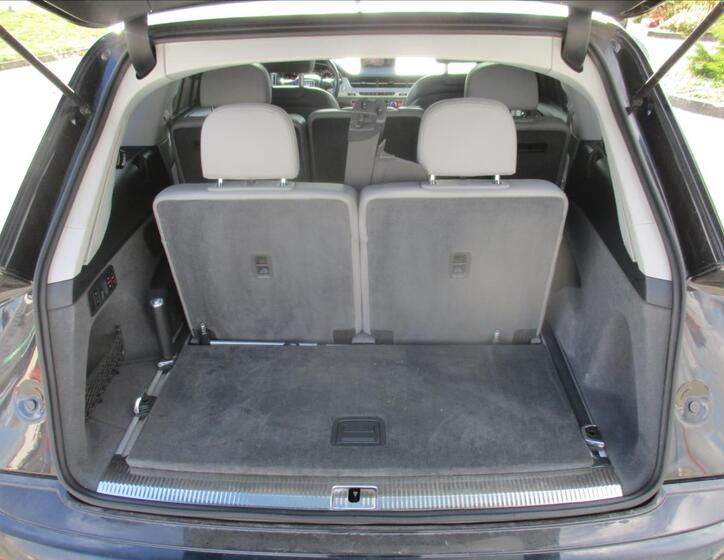 Audi Q7 9