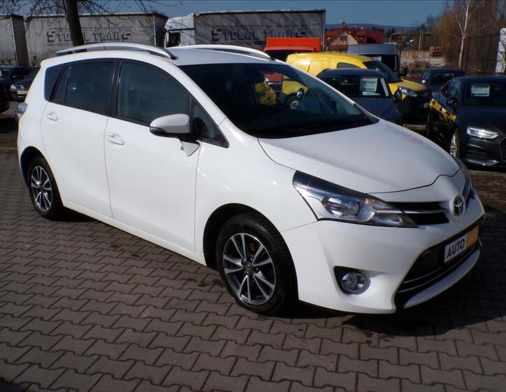 Toyota Verso 1