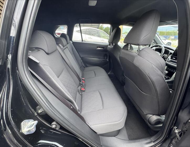 Toyota Corolla Cross 10